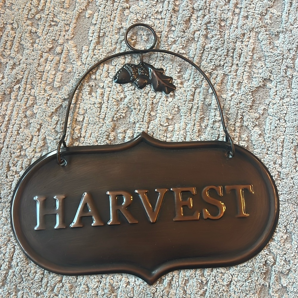 Metal Harvest sign